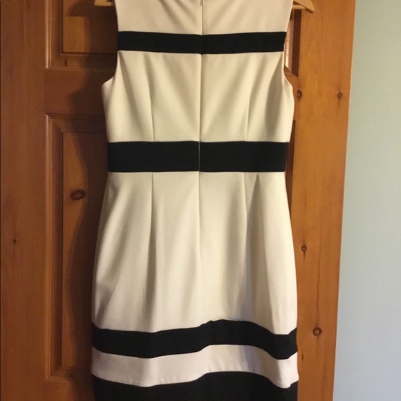 Dress - Picture 5 of 5